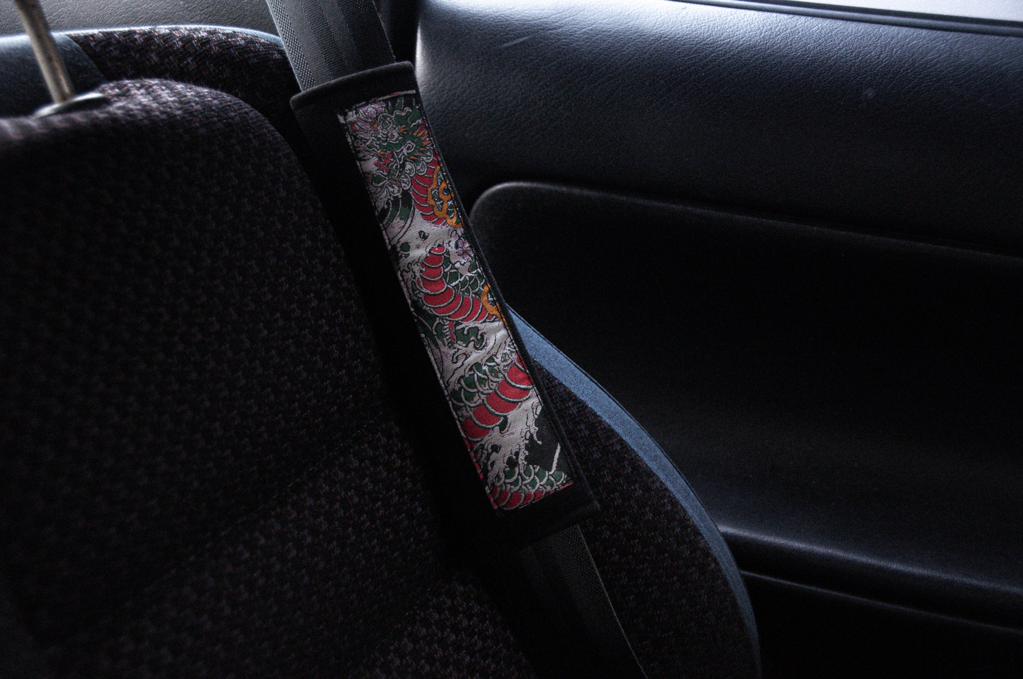The Dragon Tattoo | Seatbelt Cushion